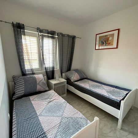Apartmani Ira Vir Ruang foto