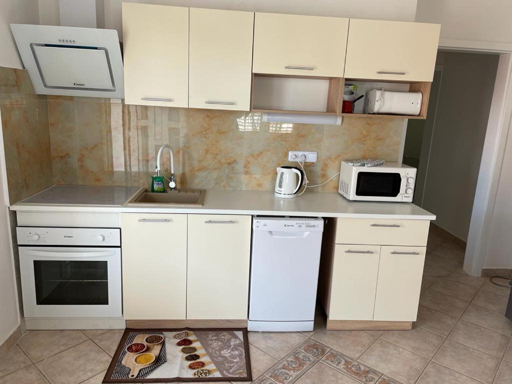 Apartmani Ira Vir Bagian luar foto