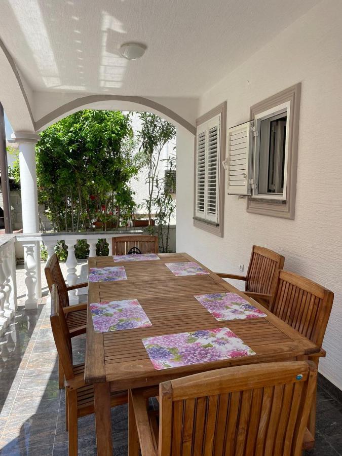 Apartmani Ira Vir Bagian luar foto